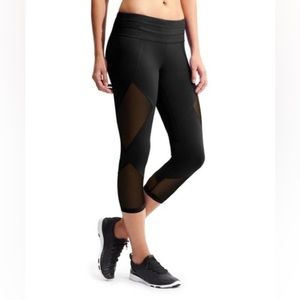 𝅺athleta Sonar black mesh capri leggings